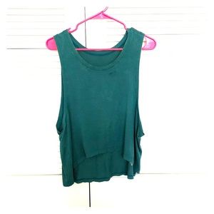 ALO YOGA MUSCLE CROP